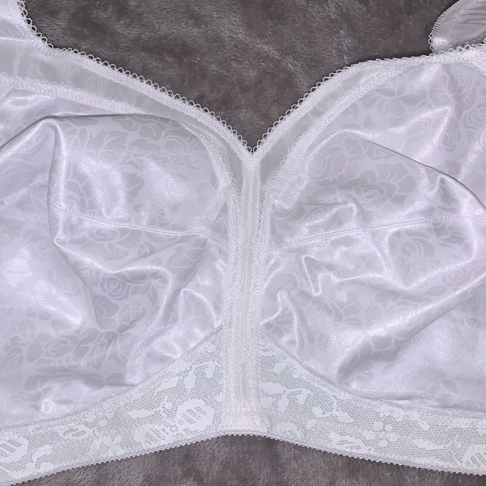 0610 Playtex WireFree Bra - Picture 2 of 6